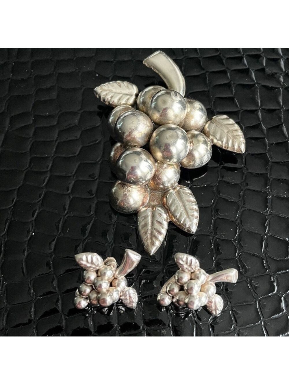 Antique Old Mexico Grape Cluster Puffy Sterling Silver Screw Clip Earrin… - Picture 8 of 9